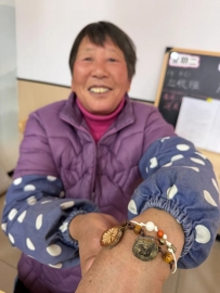 林机社区：大院里的“手作时光”——草珠串起邻里情